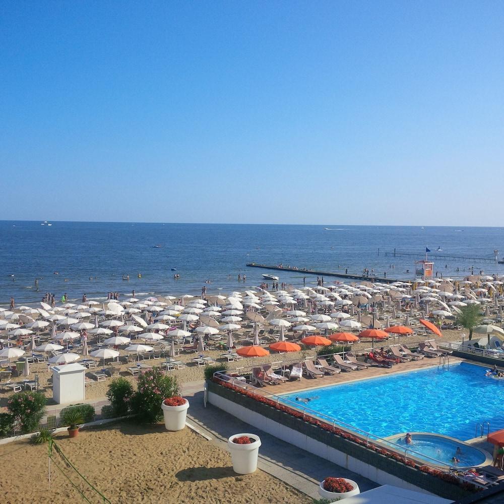 Hotel Astor Lido di Jesolo Kültér fotó