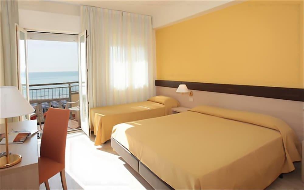 Hotel Astor Lido di Jesolo Kültér fotó