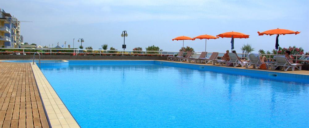 Hotel Astor Lido di Jesolo Kültér fotó