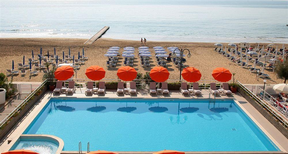 Hotel Astor Lido di Jesolo Kültér fotó